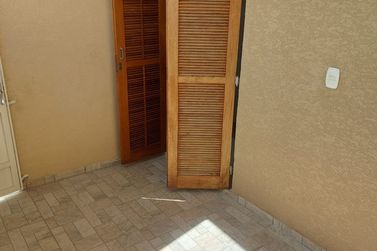 Apartamento para alugar - 80m&sup2; - ALVIN&Oacute;POLIS