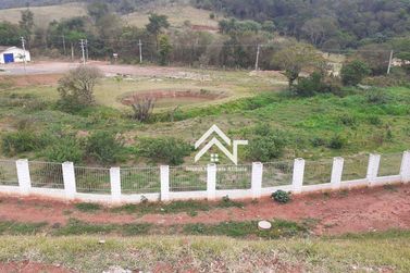 Terreno &agrave; venda - 300m&sup2; - Lamis
