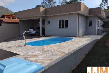 Casa &agrave; venda - 130m&sup2; - Jardim Solares