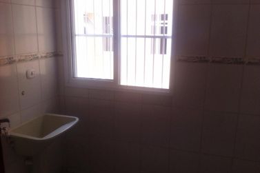 Apartamento para alugar - 75m&sup2; - ALVIN&Oacute;POLIS