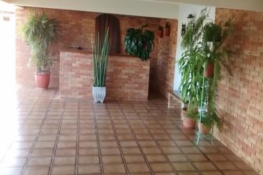 Casa &agrave; venda - 1000m&sup2; - Jardim das Flores