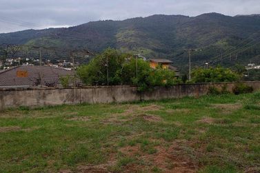 Terreno &agrave; venda - 385m&sup2; - Vila Petr&oacute;polis