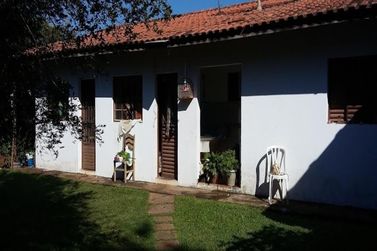 Ch&aacute;cara &agrave; venda - 2160m&sup2; - Jardim dos Pinheiros