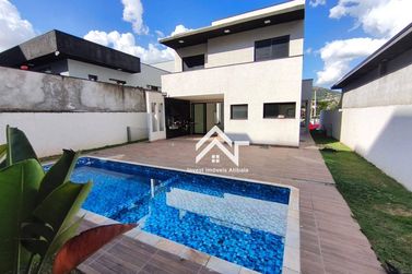 Casa para alugar - 228m&sup2; - Rio Abaixo