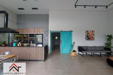 Casa &agrave; venda - 231m&sup2; - Ch&aacute;caras Maring&aacute;