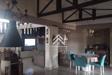 Casa para alugar - 640m&sup2; - Nova Gard&ecirc;nia