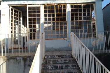 Casa &agrave; venda - CENTRO