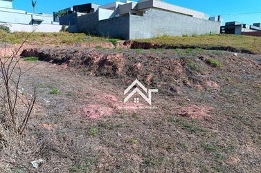 Terreno &agrave; venda - 212m&sup2; - Caetetuba