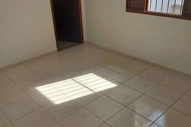 Casa para alugar - 80m&sup2; - JARDIM DO LAGO