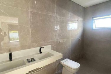 Casa &agrave; venda - 300m&sup2; - Condom&iacute;nio Shambala III