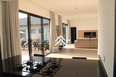 Casa &agrave; venda - 250m&sup2; - Bairro Canedos
