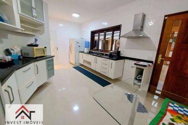 Casa &agrave; venda - 321m&sup2; - Jardim Jaragu&aacute;