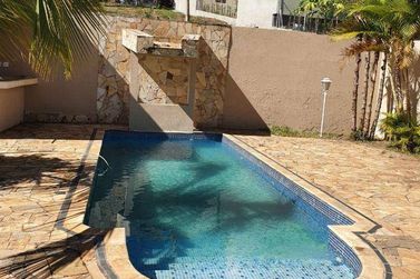 Casa &agrave; venda - 452m&sup2; - Condominio Parque das Gar&ccedil;as II