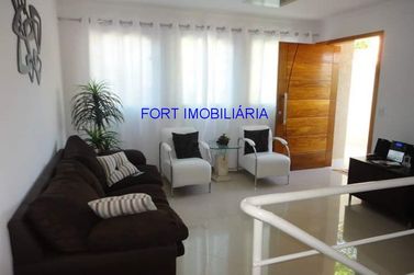 Casa &agrave; venda - 165m&sup2; - ITAPETINGA