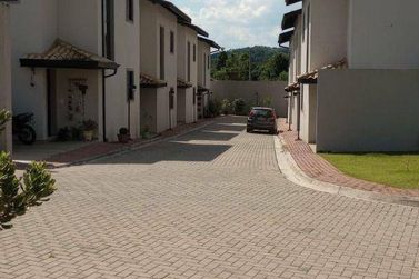 Sobrado &agrave; venda - 96m&sup2; - Ribeir&atilde;o dos Porcos