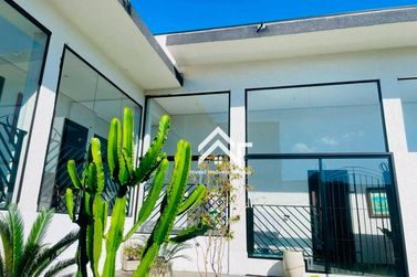Casa para alugar - 270m&sup2; - Tanque