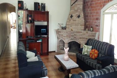 Casa &agrave; venda - 534m&sup2; - Condom&iacute;nio Alpes de Atibaia