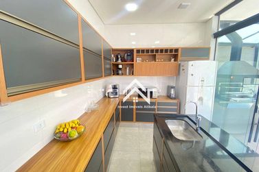 Casa &agrave; venda - 185m&sup2; - Jardim Shangri-L&aacute;