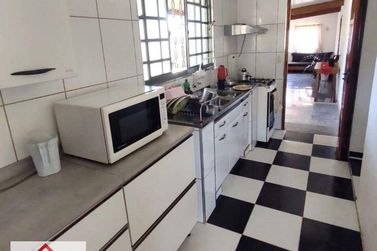Ch&aacute;cara &agrave; venda - 750m&sup2; - Vila Santa Helena