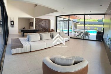 Casa &agrave; venda - 730m&sup2; - Condominio Porto Atibaia