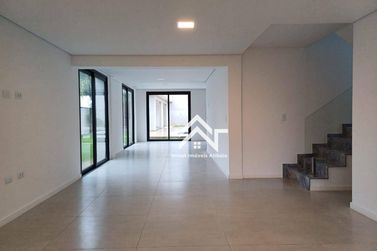 Casa &agrave; venda - 335m&sup2; - Vila Giglio