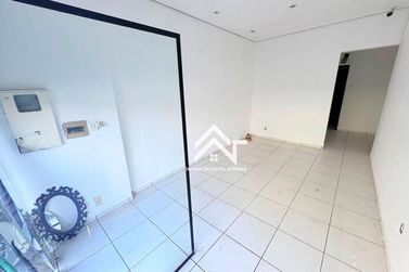 Sal&atilde;o Comercial para alugar - 50m&sup2; - Centro