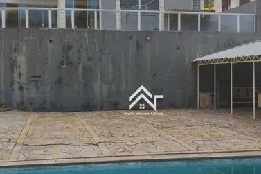 Casa &agrave; venda - 450m&sup2; - Condom&iacute;nio Flamboyant