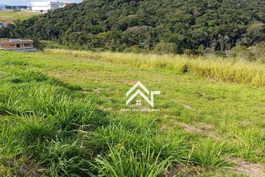 Terreno &agrave; venda - 300m&sup2; - Condom&iacute;nio Portal Lamis