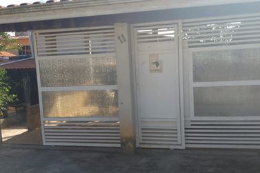 Casa &agrave; venda - PARUE FERNAO DIAS