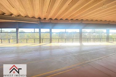 Sal&atilde;o Comercial para alugar - 1100m&sup2; - Caetetuba