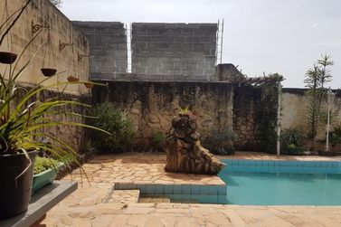 Casa &agrave; venda - 397m&sup2; - RETIRO DAS FONTES