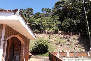 Ch&aacute;cara &agrave; venda - 6000m&sup2; - atibaia