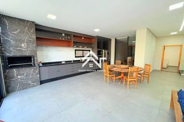 Casa para alugar - 228m&sup2; - Rio Abaixo