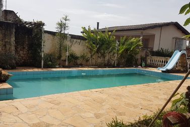 Casa &agrave; venda - 397m&sup2; - RETIRO DAS FONTES