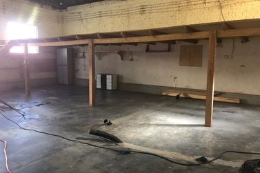 Sal&atilde;o Comercial &agrave; venda - 133m&sup2; - Centro