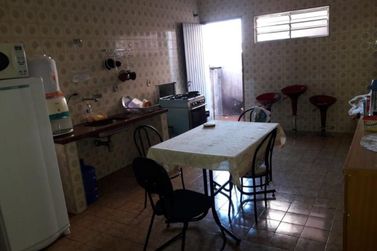 Sobrado &agrave; venda - 150m&sup2; - CENTRO