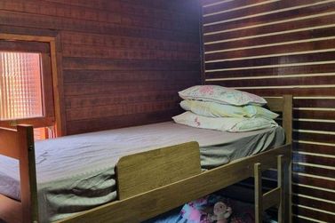 Ch&aacute;cara &agrave; venda - 145m&sup2; - Rio Abaixo