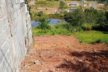 Terreno &agrave; venda - 212m&sup2; - Nova Cerejeiras