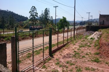 Terreno &agrave; venda - 1598m&sup2; - Centro