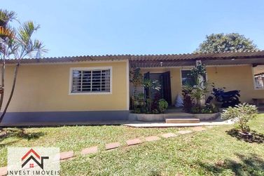 Ch&aacute;cara &agrave; venda - 750m&sup2; - Vila Santa Helena