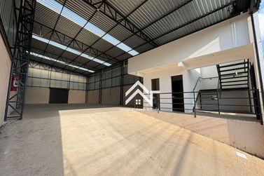 Sal&atilde;o Comercial para alugar - 250m&sup2; - Atibaia Belvedere