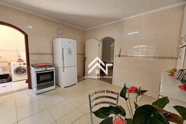 Casa &agrave; venda - 221m&sup2; - Jardim Shangri-L&aacute;