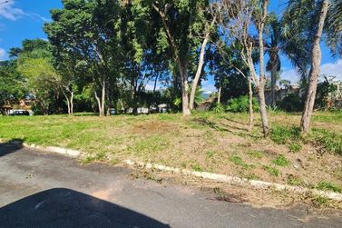 Terreno &agrave; venda - 970m&sup2; - Pinheirinho