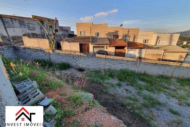 Terreno &agrave; venda - 700m&sup2; - Jardim Imperial