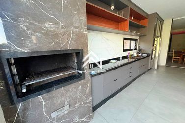 Casa para alugar - 228m&sup2; - Rio Abaixo