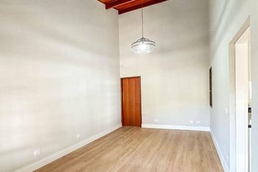 Casa &agrave; venda - 239m&sup2; - Jardim Paulista
