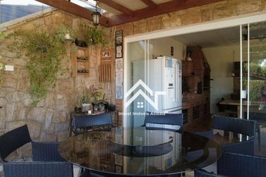 Casa &agrave; venda - 249m&sup2; - Jardim Colina do Sol