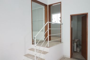 Sala Comercial para alugar - 240m&sup2; - Jardim Cerejeiras
