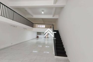 Sal&atilde;o Comercial para alugar - 224m&sup2; - Centro