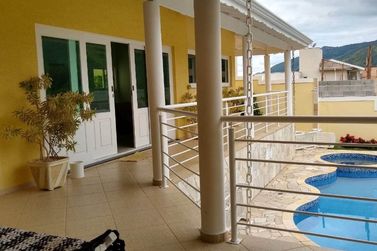 Casa &agrave; venda - 447m&sup2; - CONDOMINIO AGUA VERDE